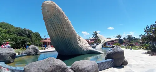 Monumento da Praça da Baleia