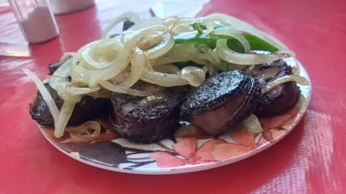 Chouriço acebolado