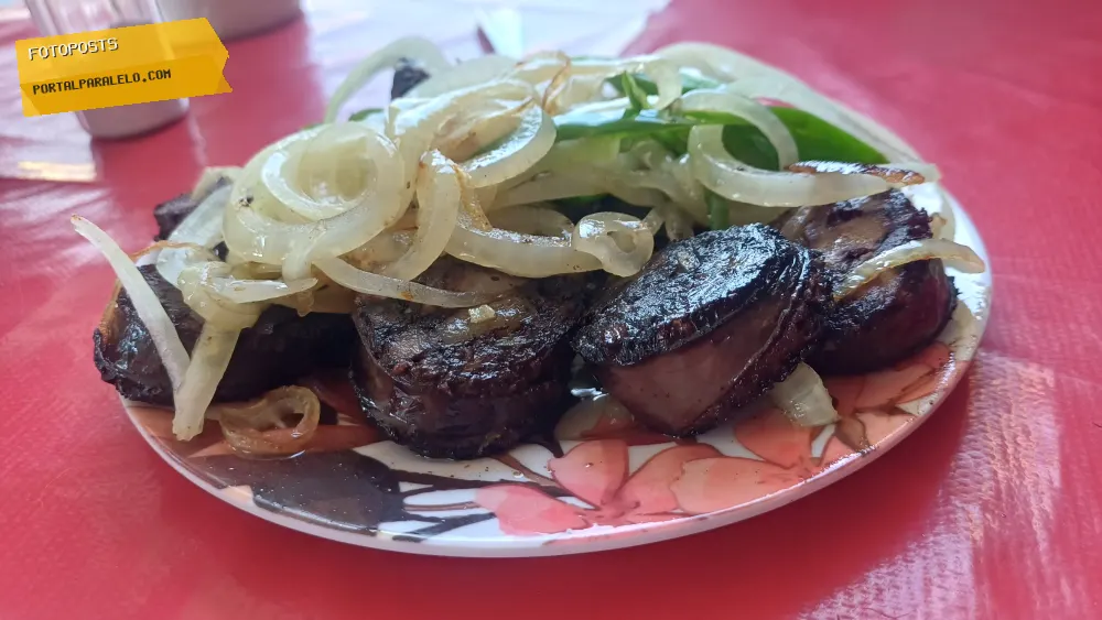 Chouriço acebolado